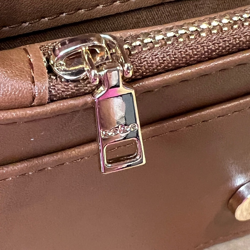 bebe Sophia chain crossbody - Picture 6 of 16